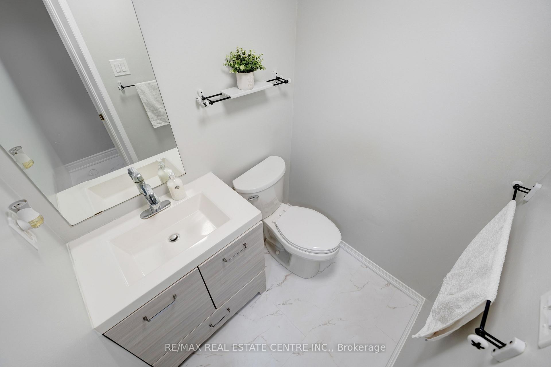 Photo 11 of 9 Amethyst Circle S, Brampton, Bram East — HOMEH