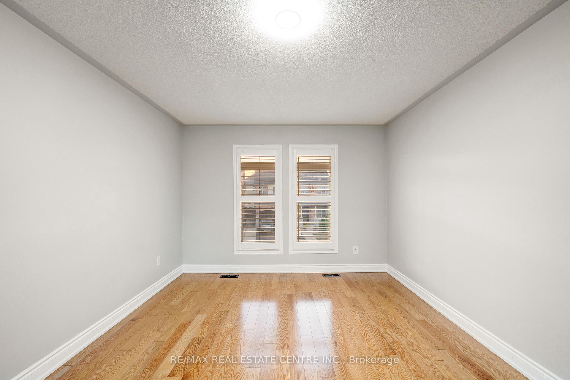 Photo 12 of 9 Amethyst Circle S, Brampton, Bram East — HOMEH