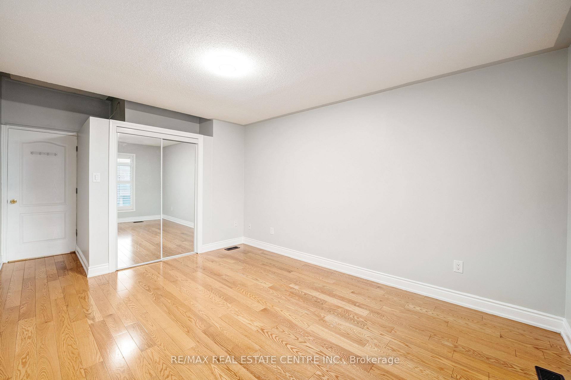 Photo 13 of 9 Amethyst Circle S, Brampton, Bram East — HOMEH