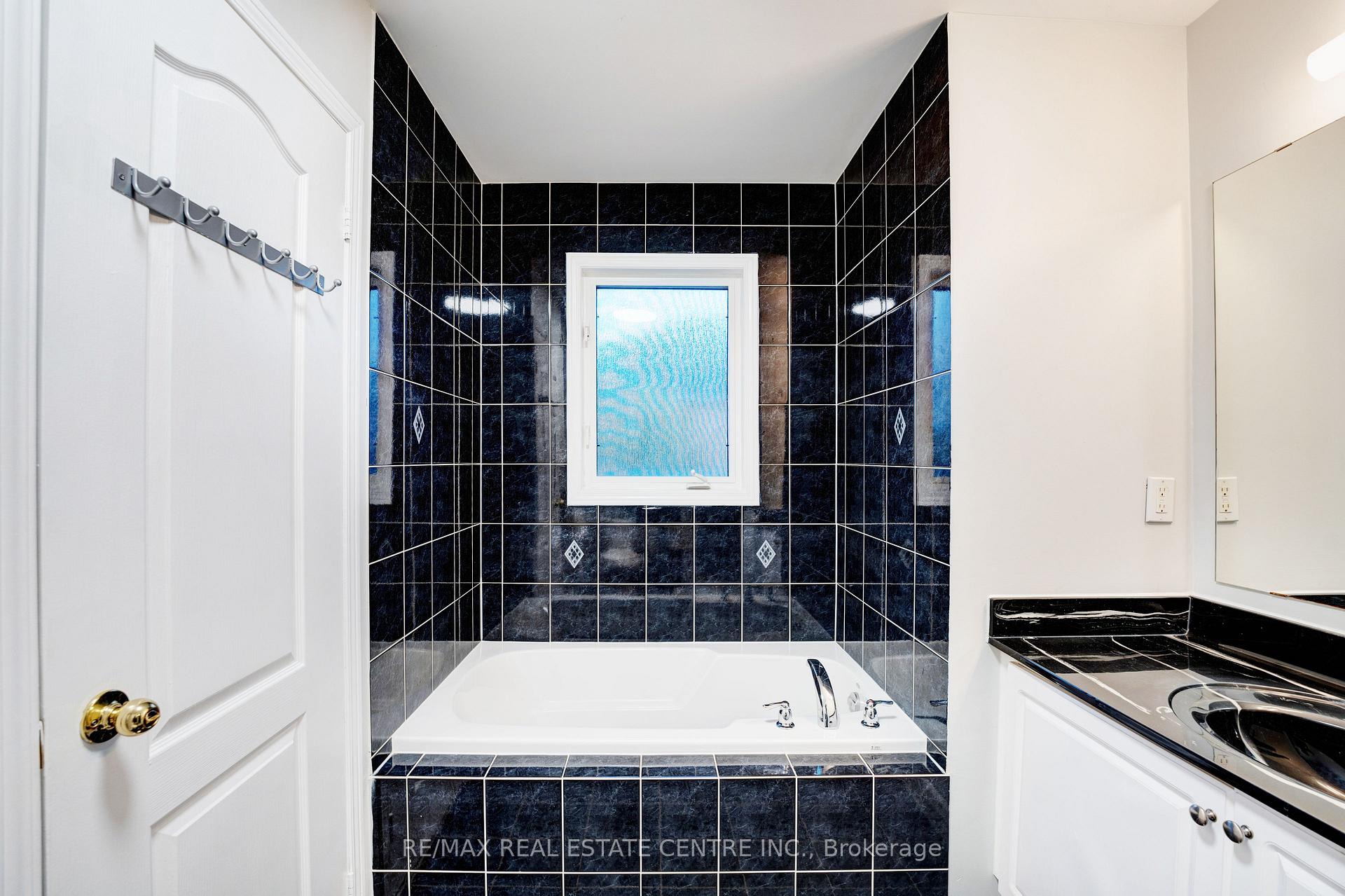 Photo 27 of 9 Amethyst Circle S, Brampton, Bram East — HOMEH