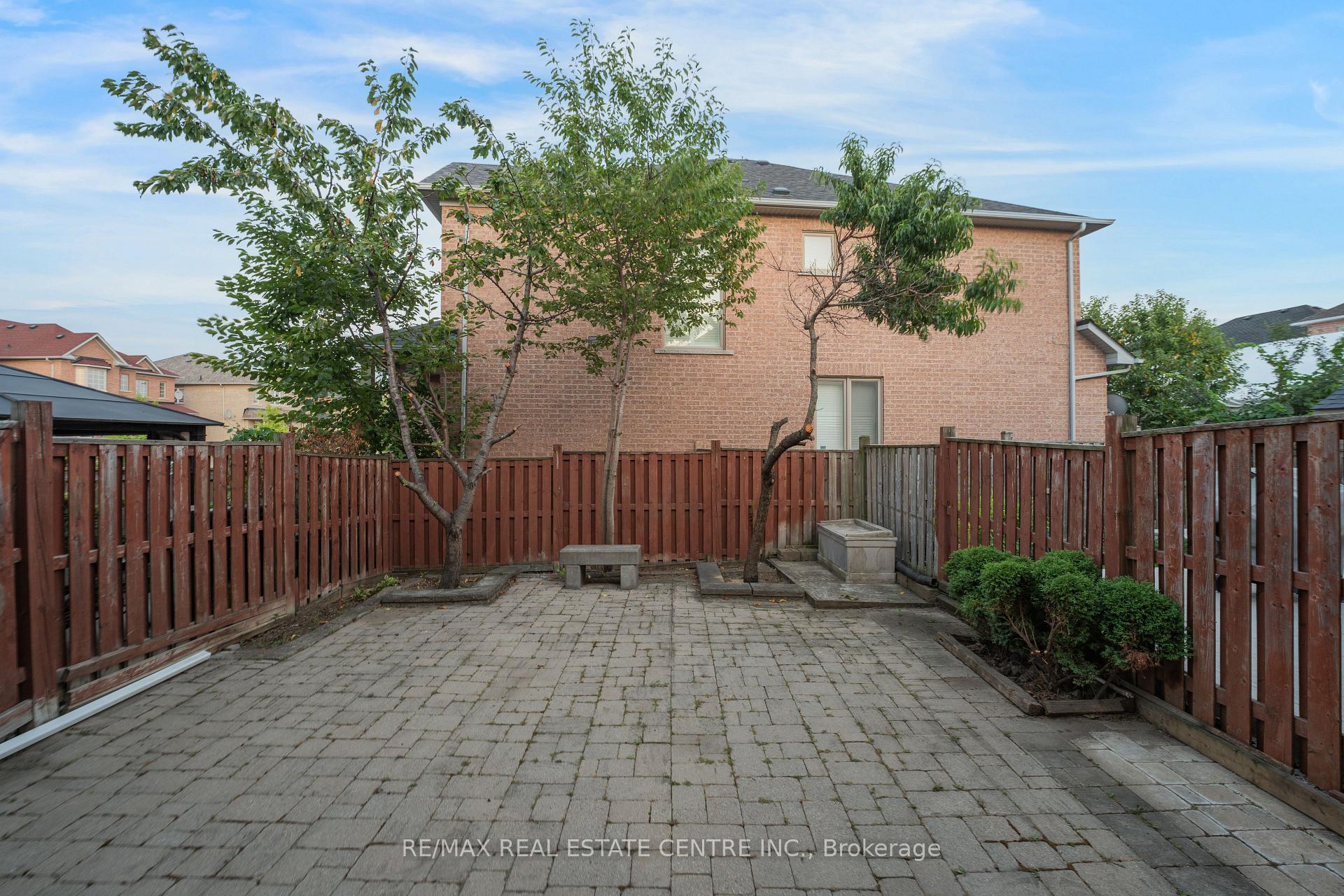 Photo 32 of 9 Amethyst Circle S, Brampton, Bram East — HOMEH