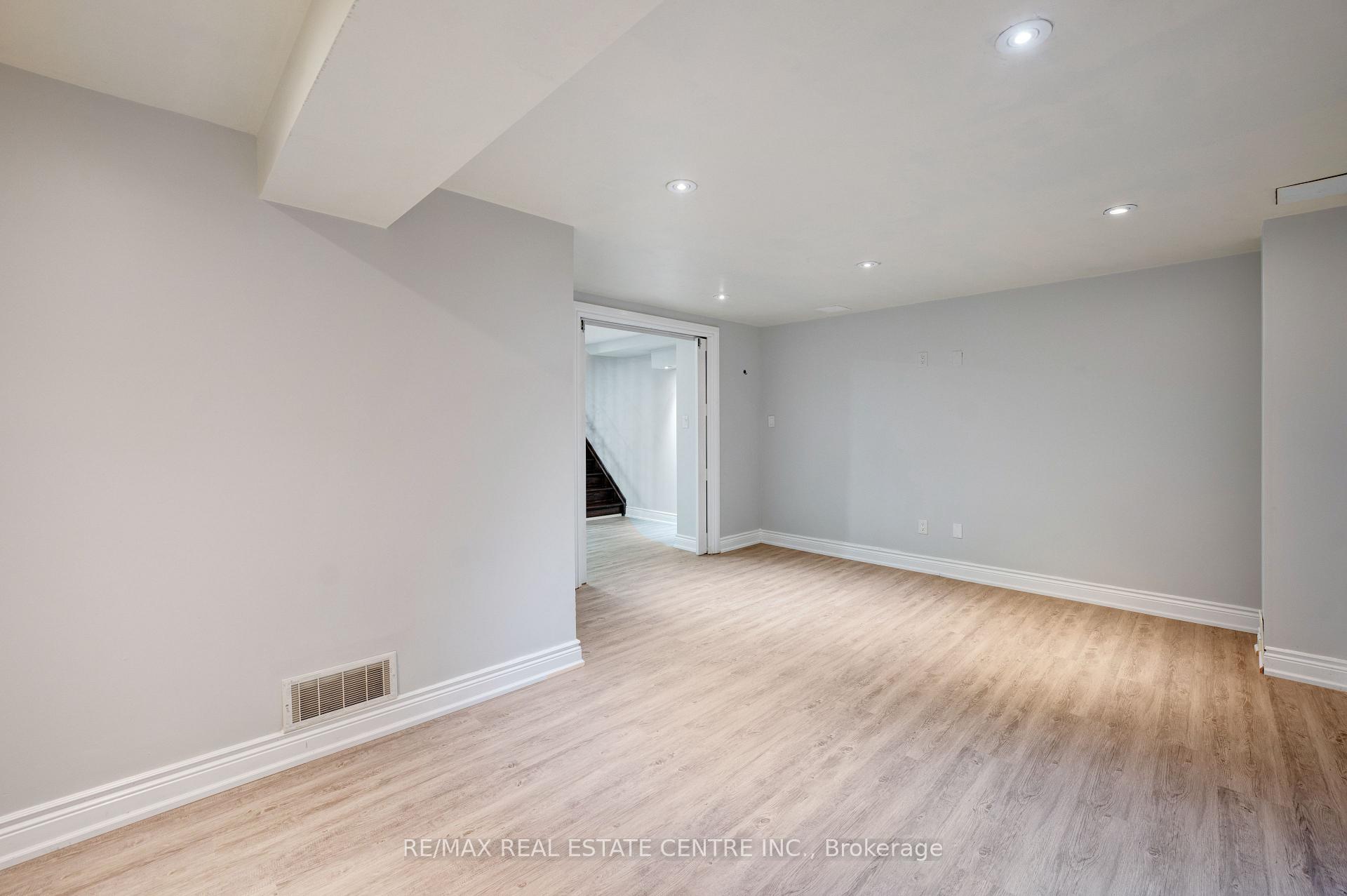 Photo 43 of 9 Amethyst Circle S, Brampton, Bram East — HOMEH