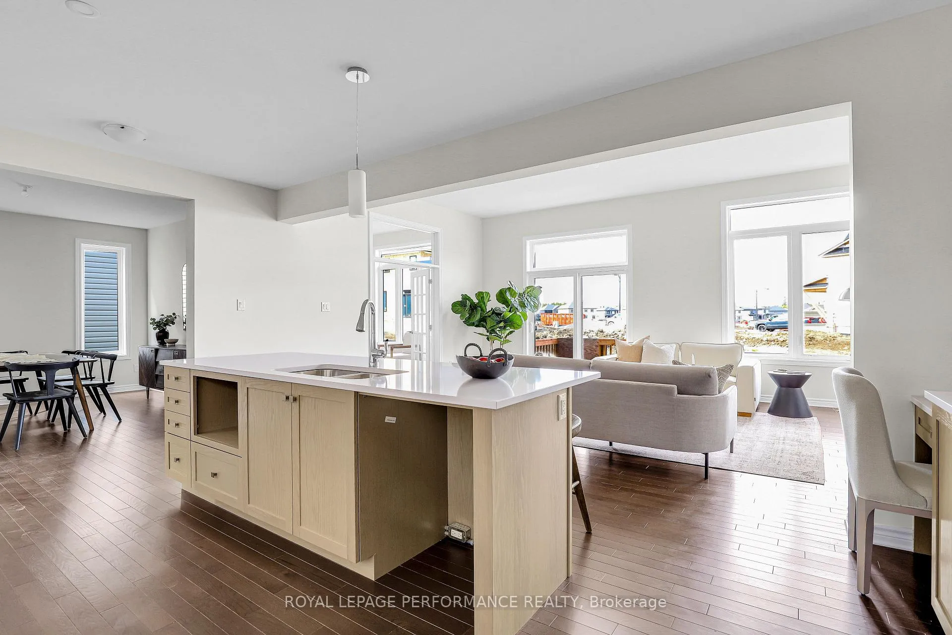 Photo 9 of 87 Esban Drive, Ottawa, Blossom Park/Kemp Park/Findlay Creek — HOMEH