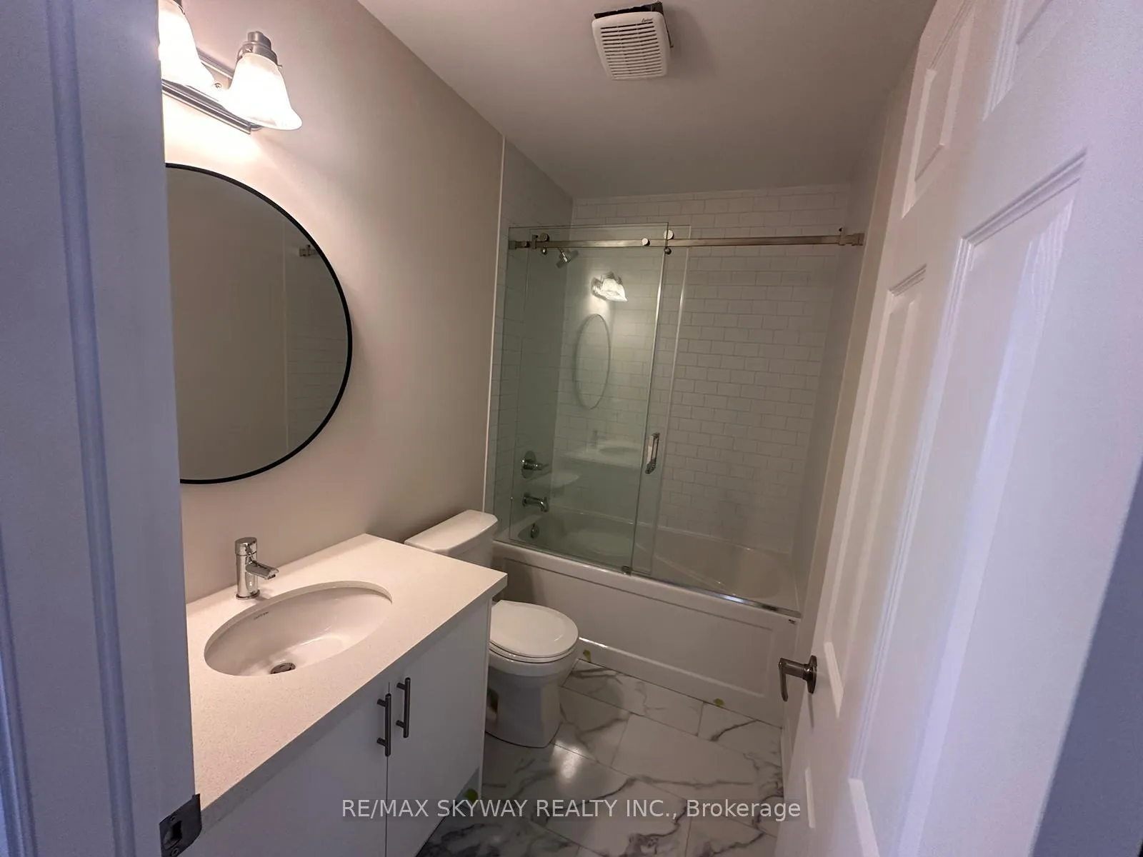 Photo 6 of 54 Belmont Drive, Clarington, Newcastle — HOMEH