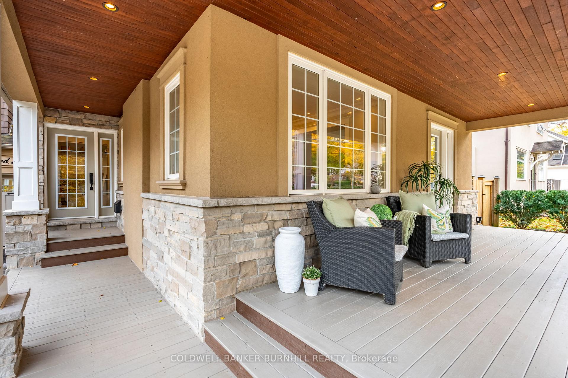 Photo 2 of 1016 North Shore Boulevard E, Burlington, LaSalle — HOMEH
