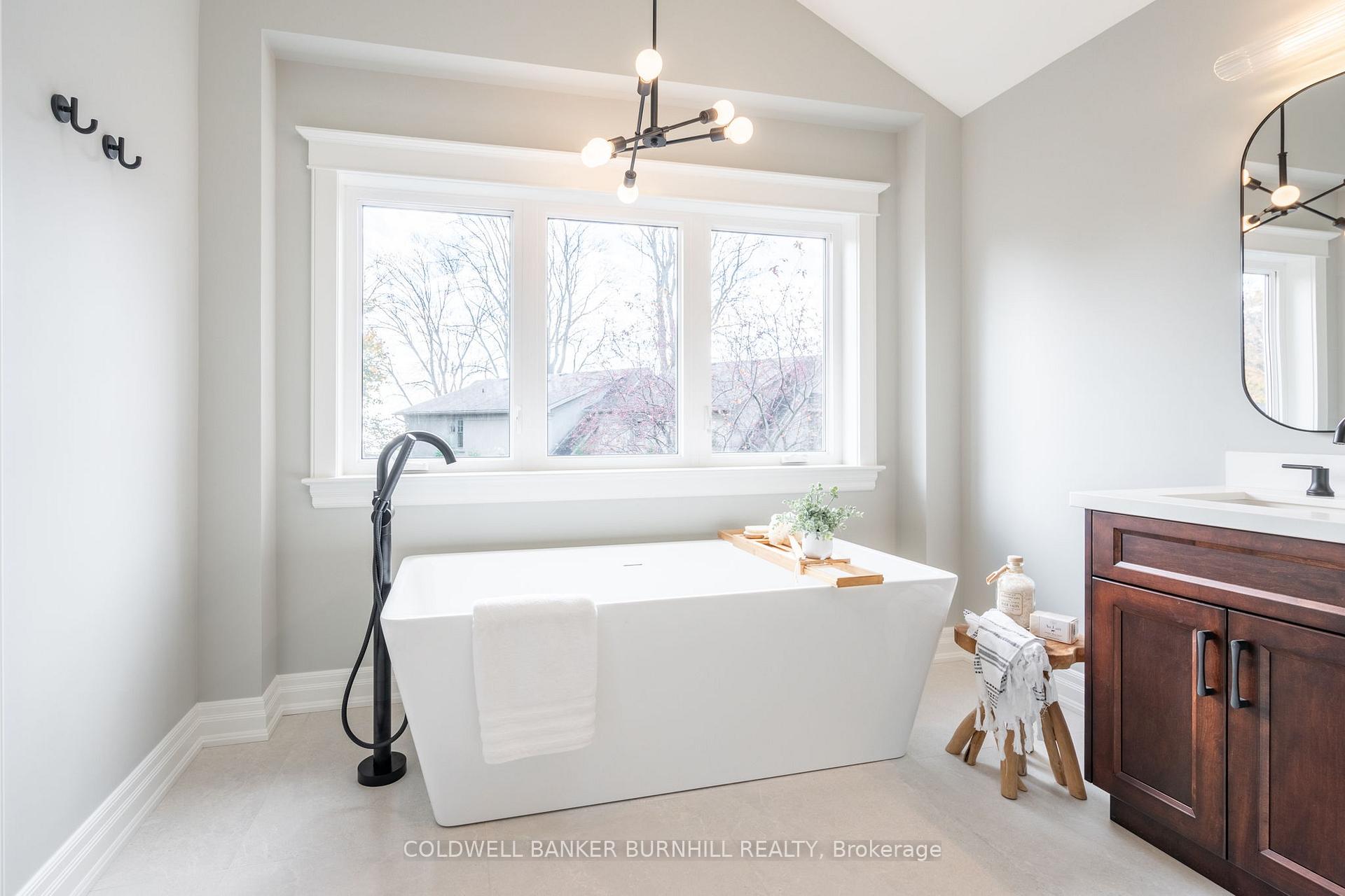 Photo 36 of 1016 North Shore Boulevard E, Burlington, LaSalle — HOMEH