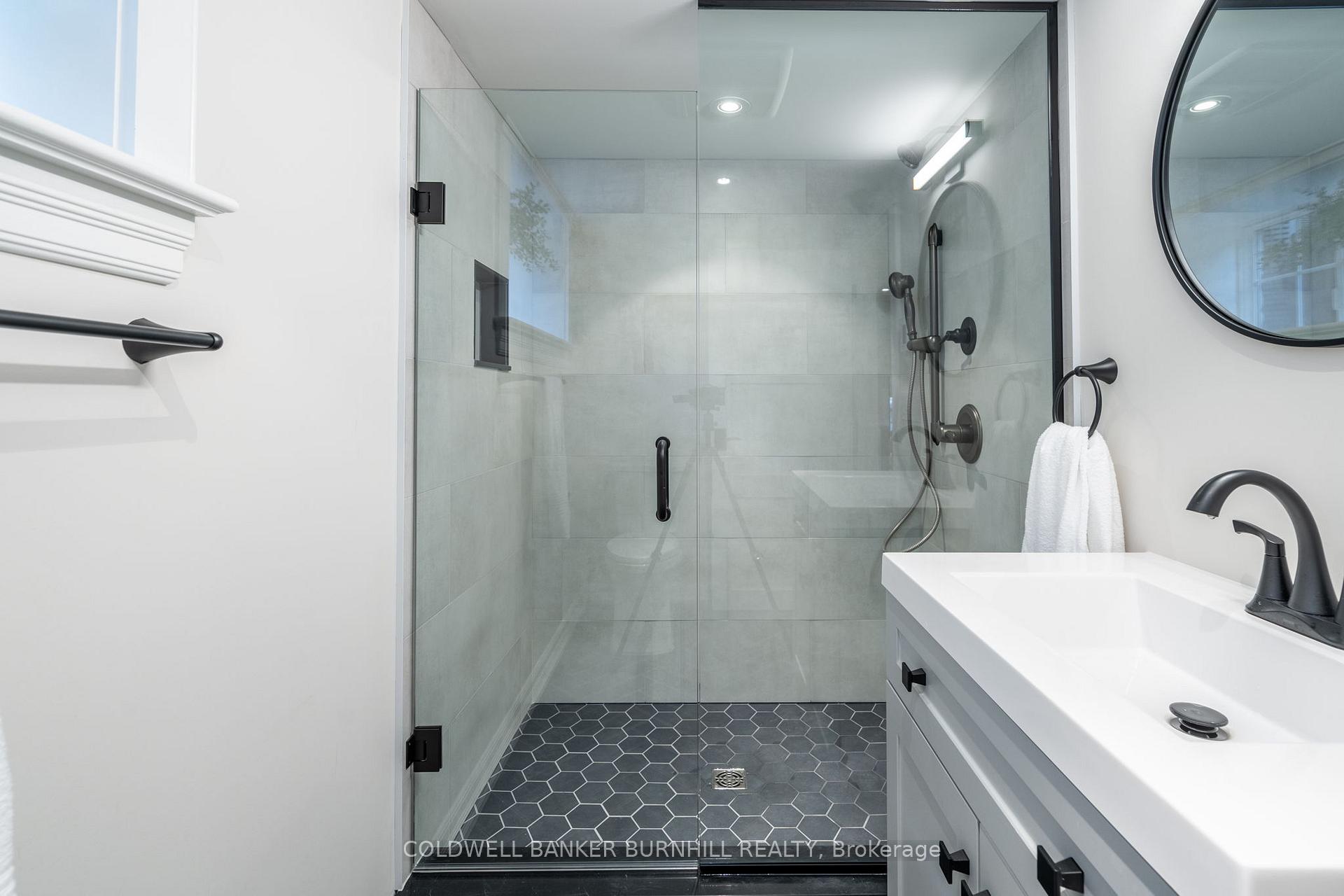 Photo 45 of 1016 North Shore Boulevard E, Burlington, LaSalle — HOMEH