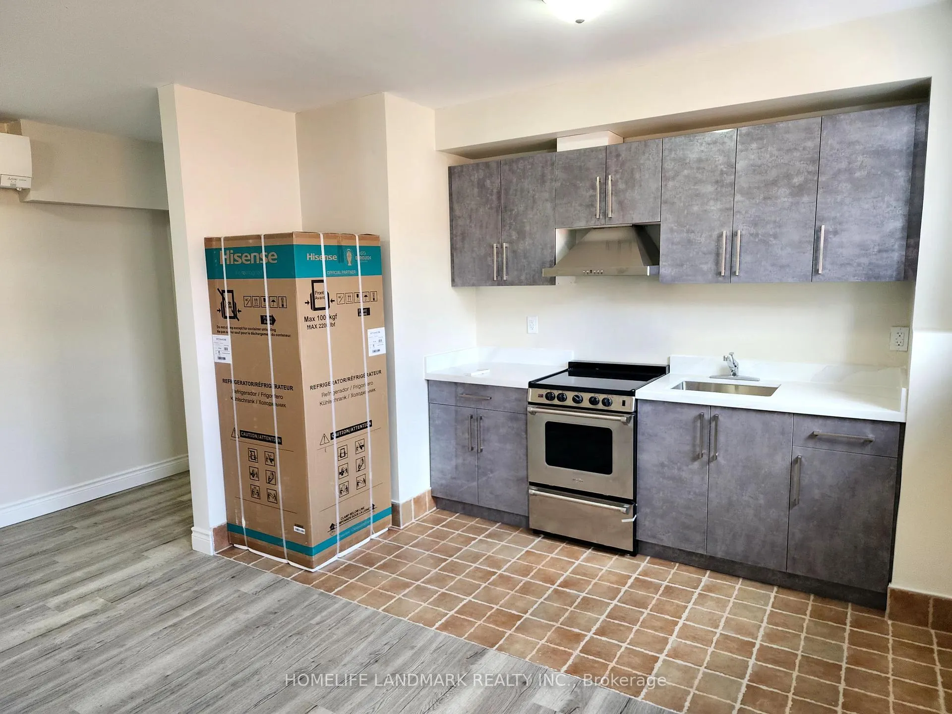Photo 4 of Unit 208, 29 1/2 Simcoe Street S, Oshawa, Central — HOMEH