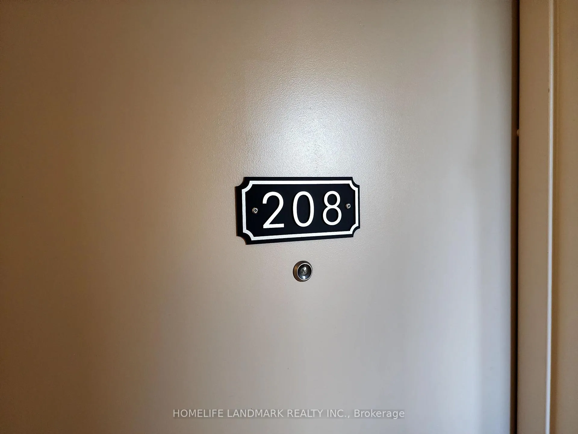 Photo 13 of Unit 208, 29 1/2 Simcoe Street S, Oshawa, Central — HOMEH