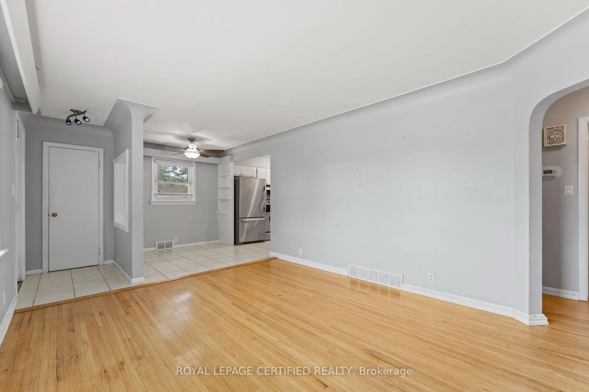 Photo 7 of 2504 Askin Avenue, Windsor — HOMEH