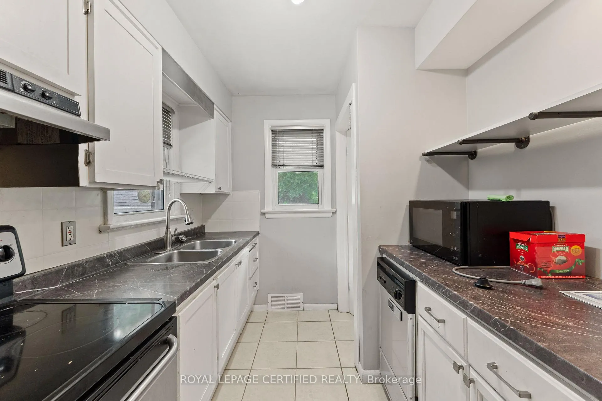 Photo 15 of 2504 Askin Avenue, Windsor — HOMEH