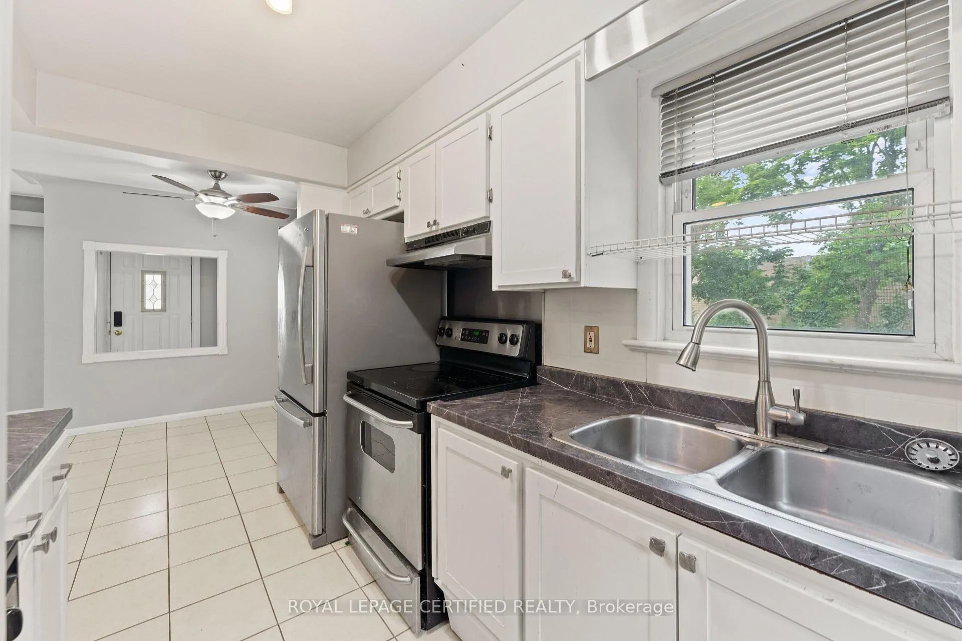 Photo 16 of 2504 Askin Avenue, Windsor — HOMEH