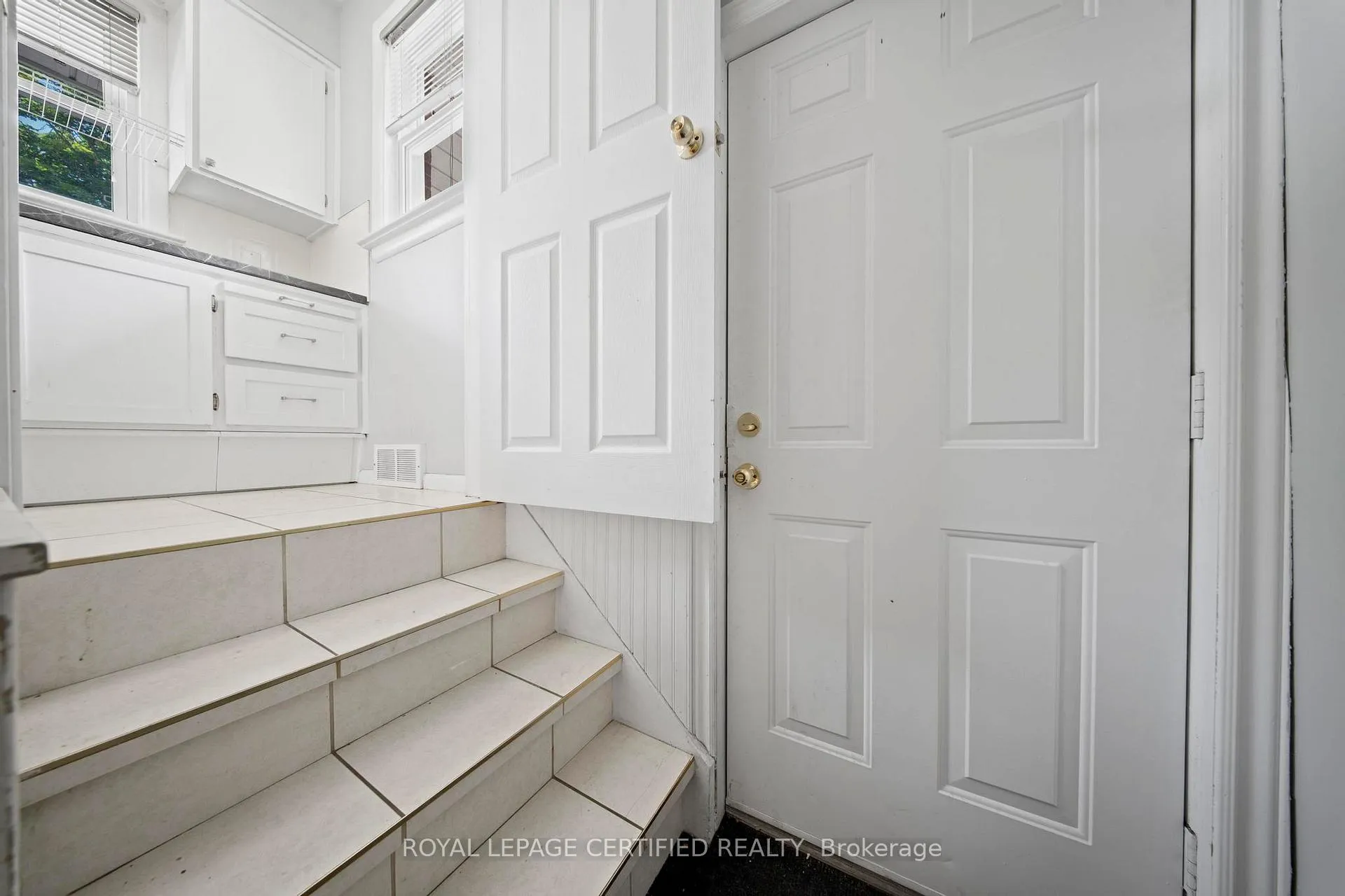 Photo 17 of 2504 Askin Avenue, Windsor — HOMEH
