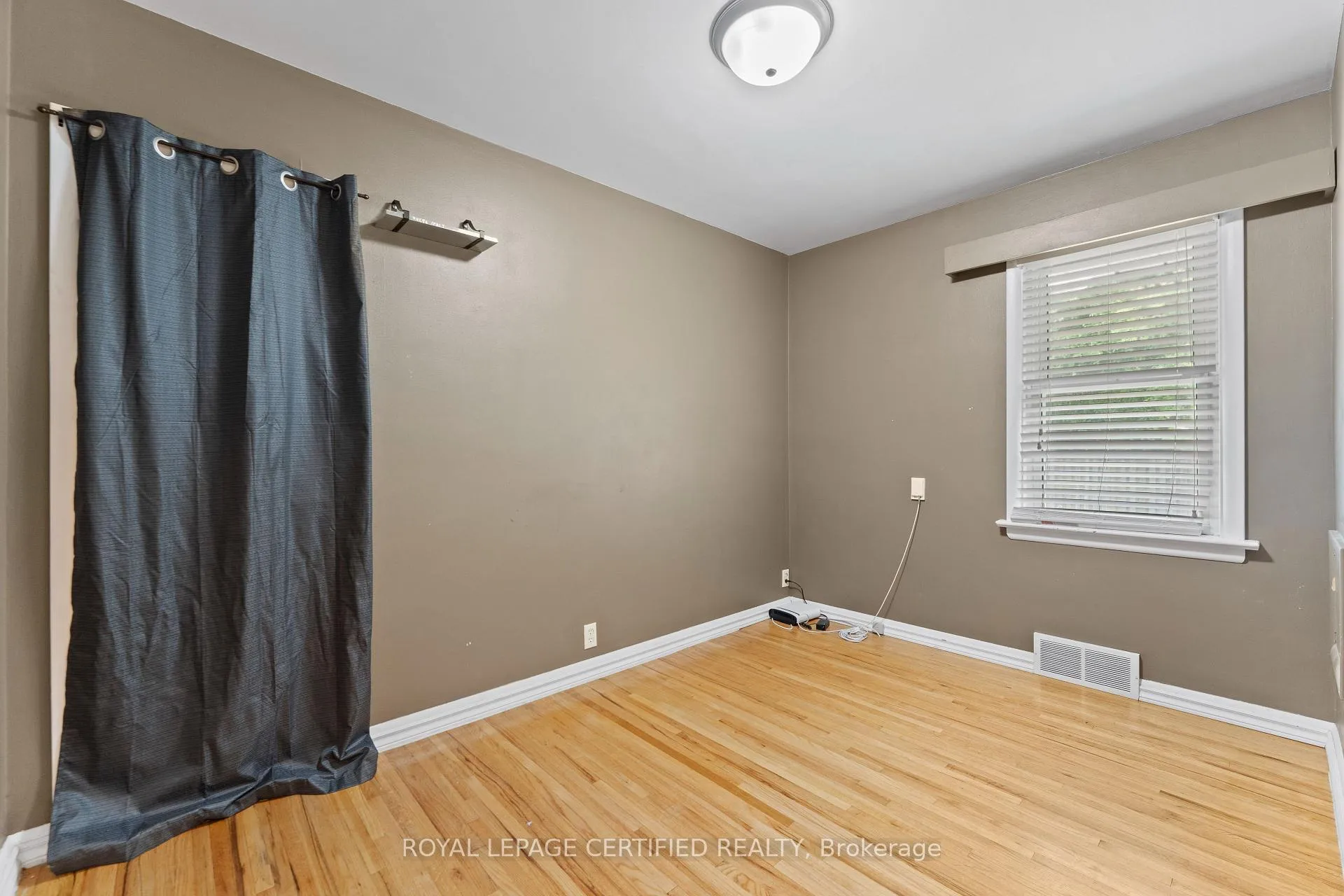 Photo 20 of 2504 Askin Avenue, Windsor — HOMEH