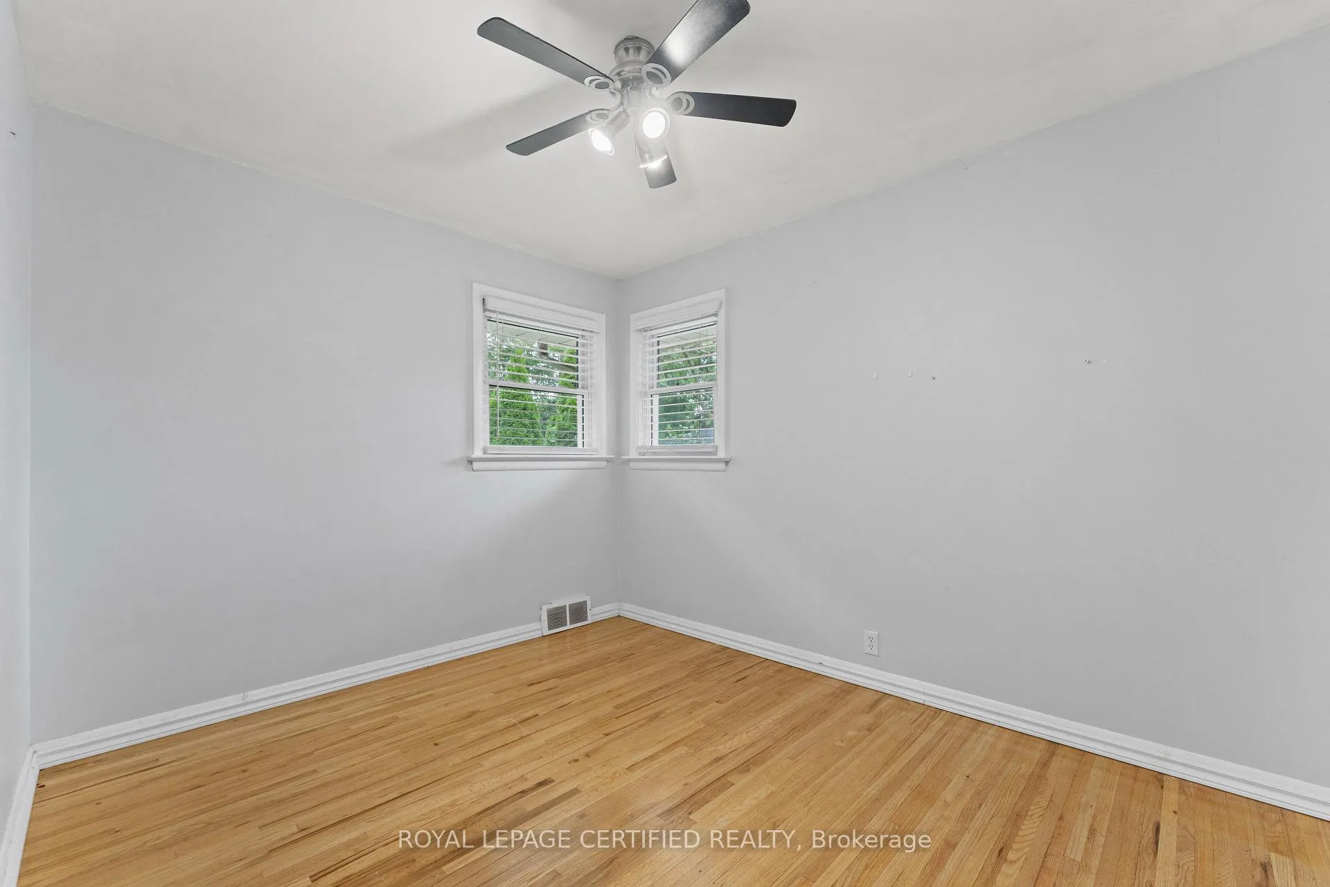 Photo 21 of 2504 Askin Avenue, Windsor — HOMEH
