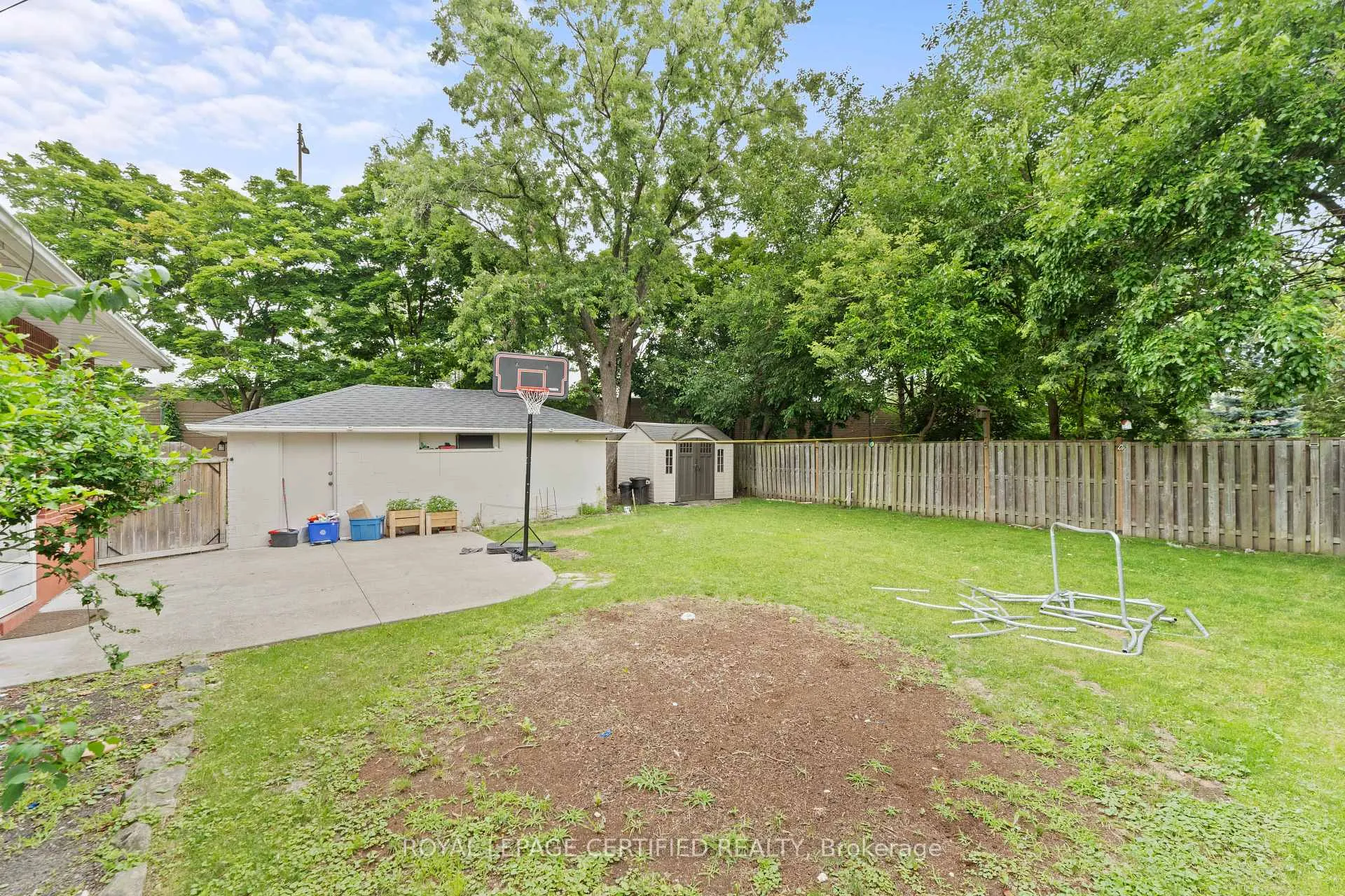 Photo 37 of 2504 Askin Avenue, Windsor — HOMEH