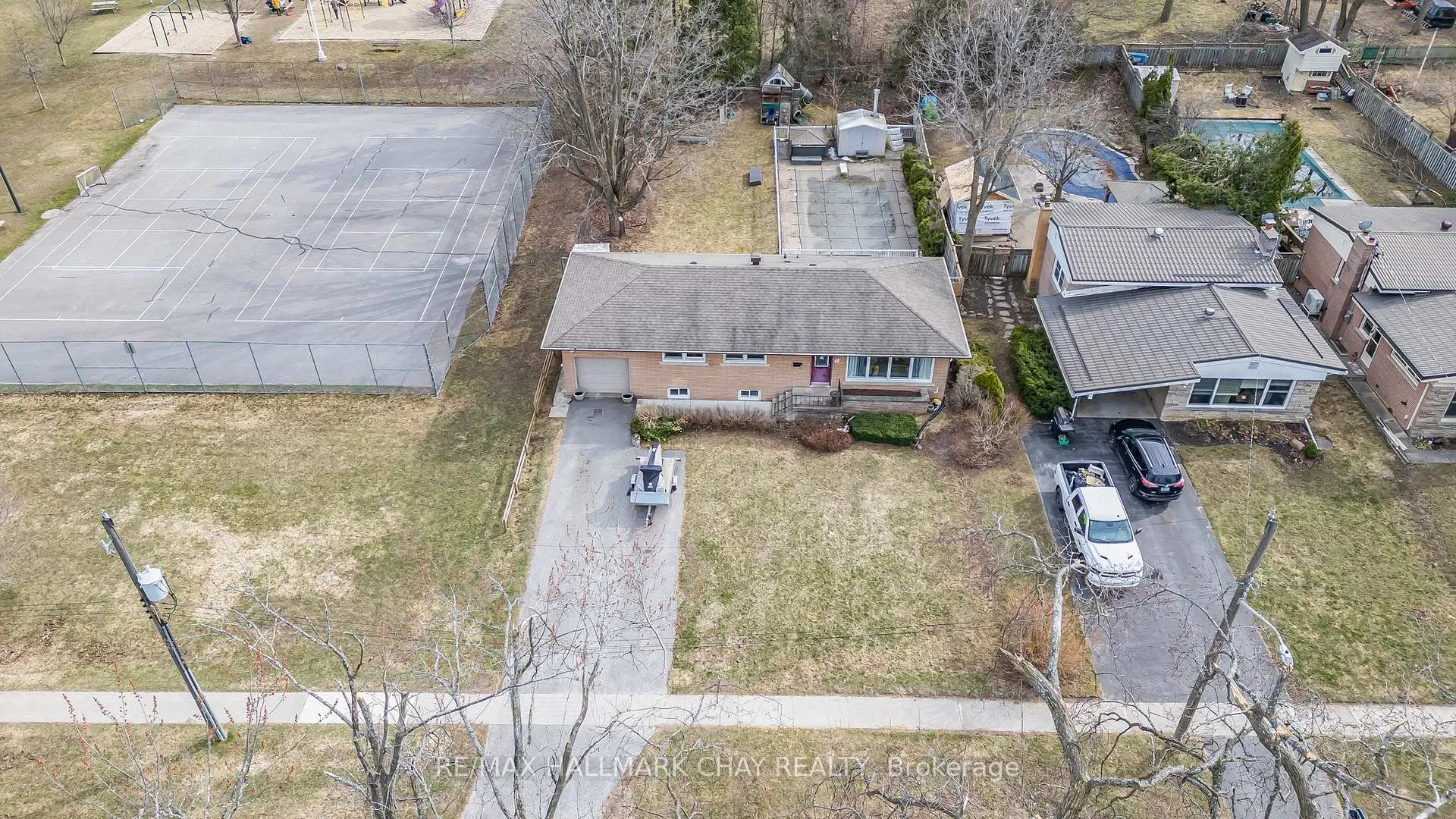 Photo 37 of 67 Melrose Street, Barrie, 400 East — HOMEH