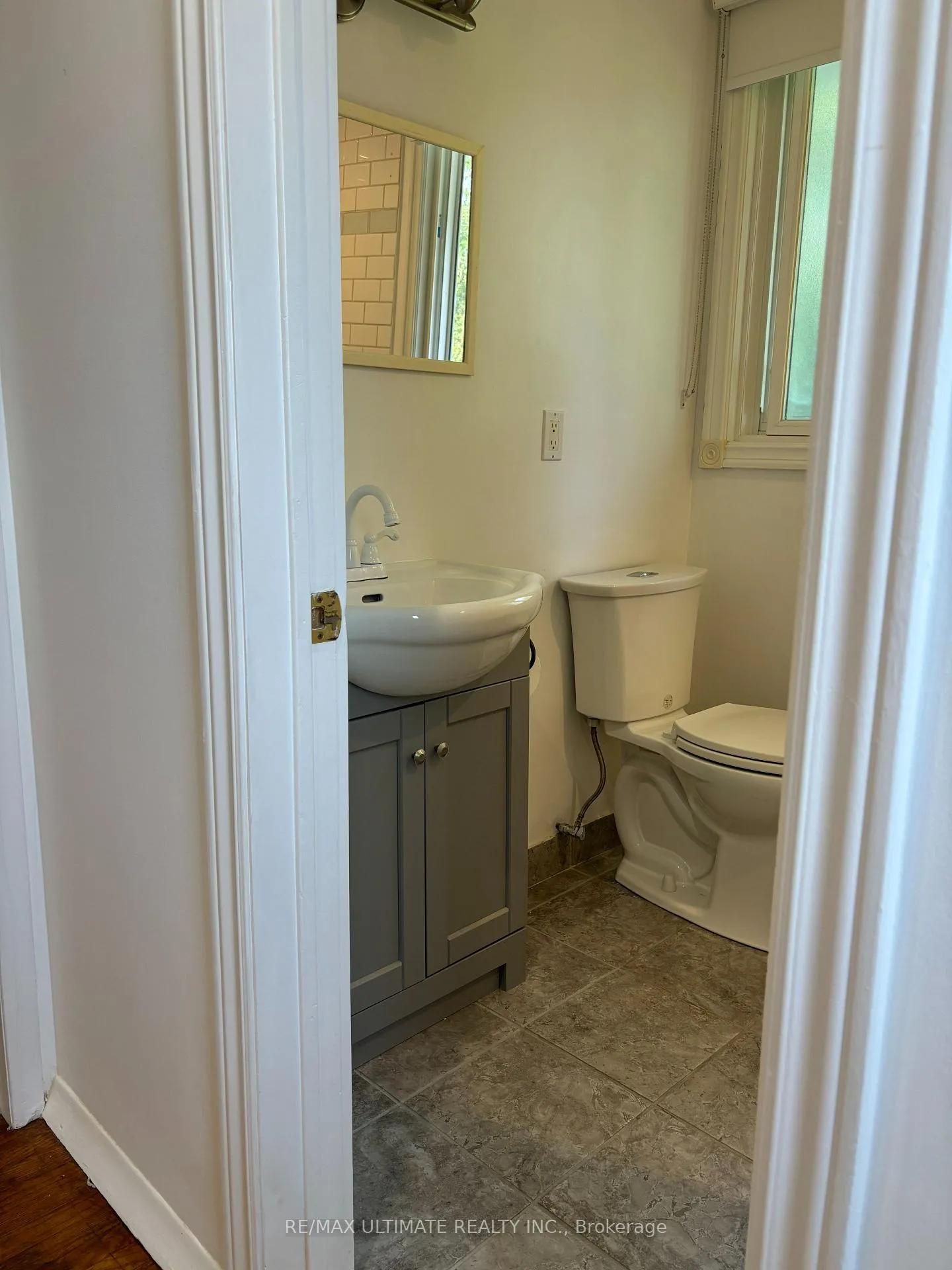 Photo 13 of 153 Daphne Crescent, Barrie, Cundles East — HOMEH