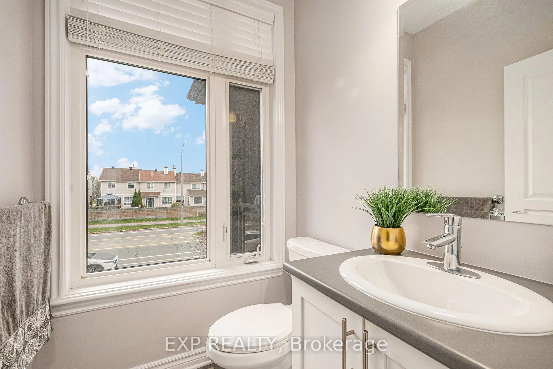 Photo 14 of 142 Wild Senna Way, Ottawa, Barrhaven - Longfields — HOMEH
