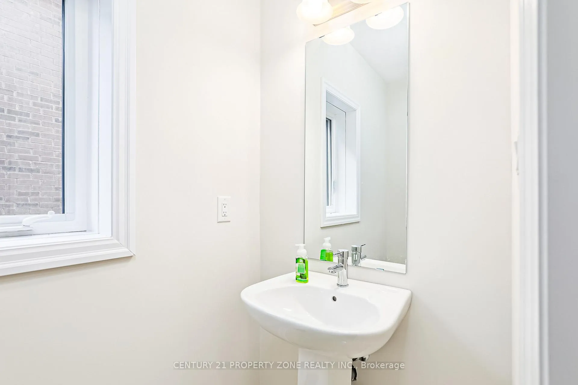 Photo 14 of 242 Warden Street, Clearview, Stayner — HOMEH
