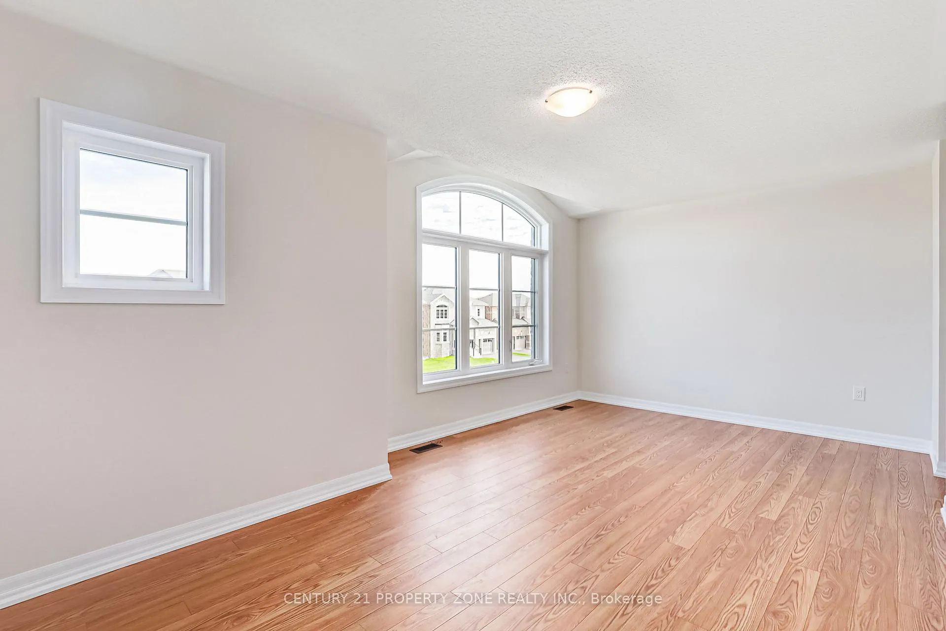 Photo 16 of 242 Warden Street, Clearview, Stayner — HOMEH