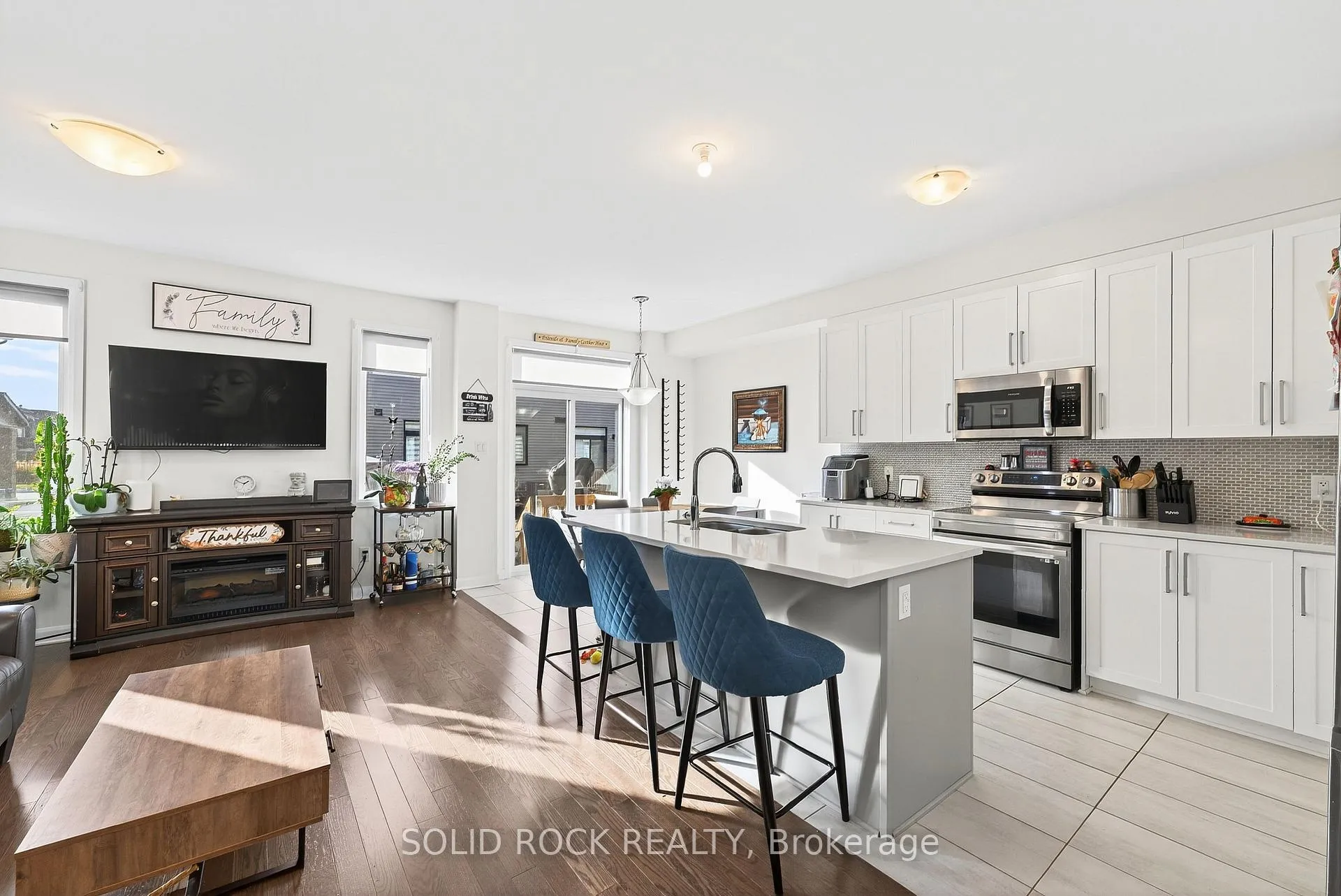 Photo 10 of 324 Blossom Pass Terrace, Ottawa, Avalon East — HOMEH