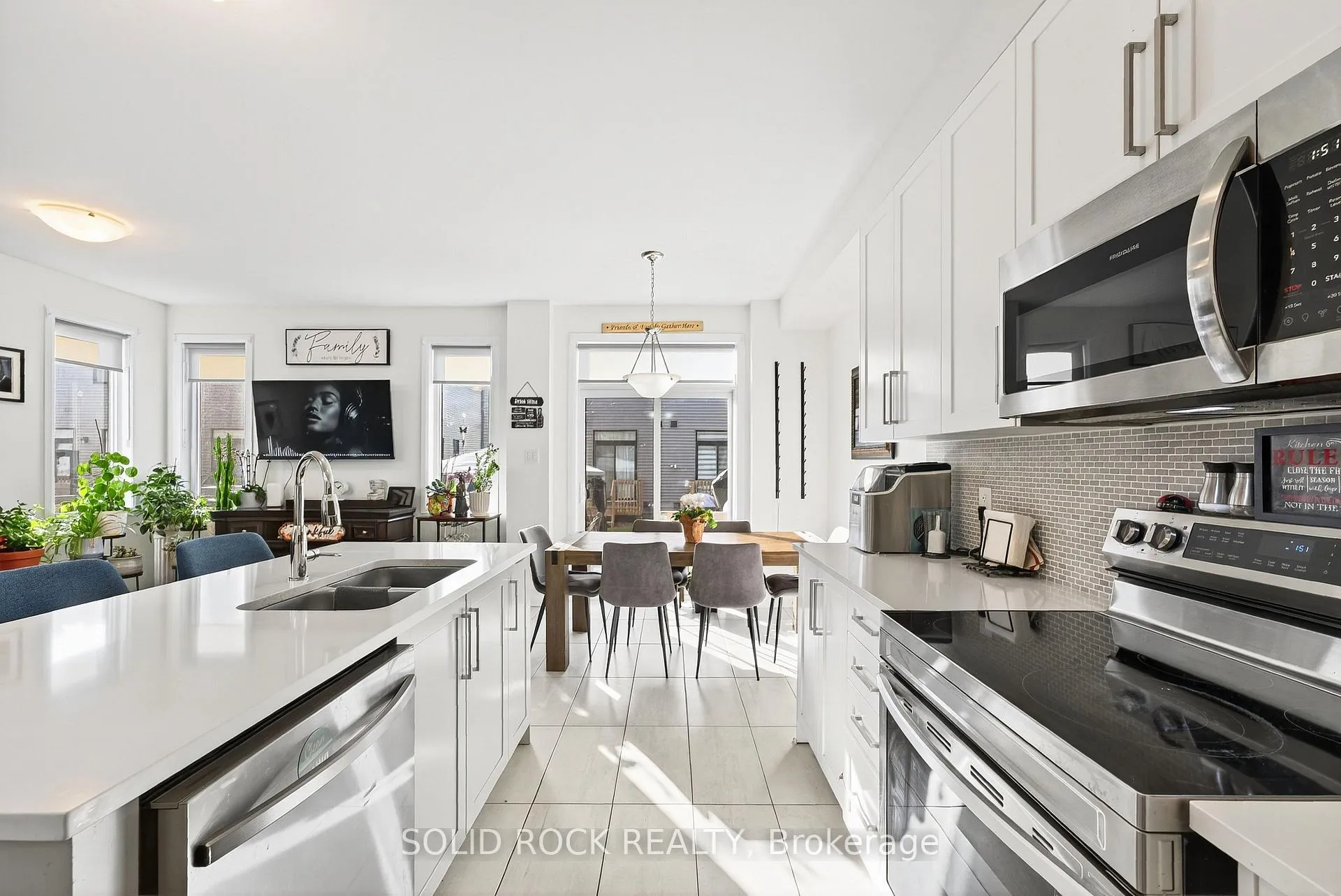 Photo 12 of 324 Blossom Pass Terrace, Ottawa, Avalon East — HOMEH