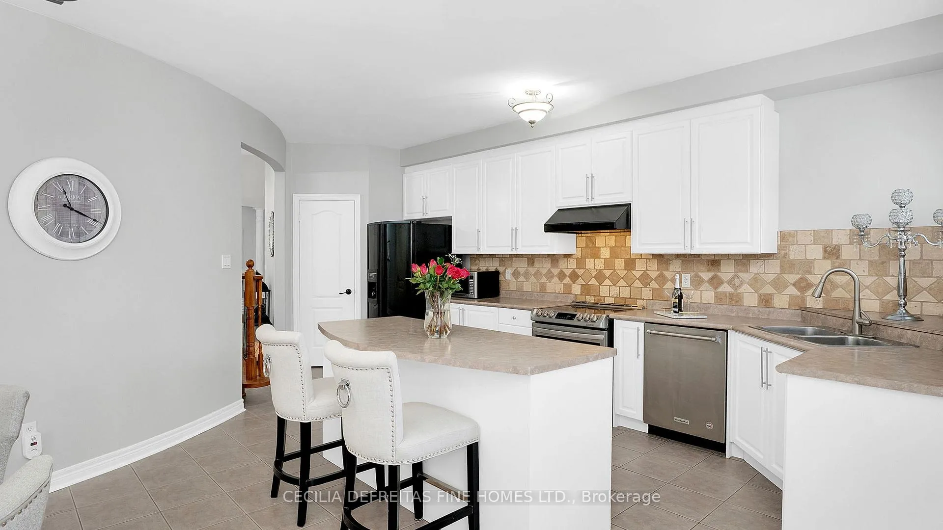 Photo 14 of 26 Ledge Rock Drive, Vaughan, Vellore Village — HOMEH