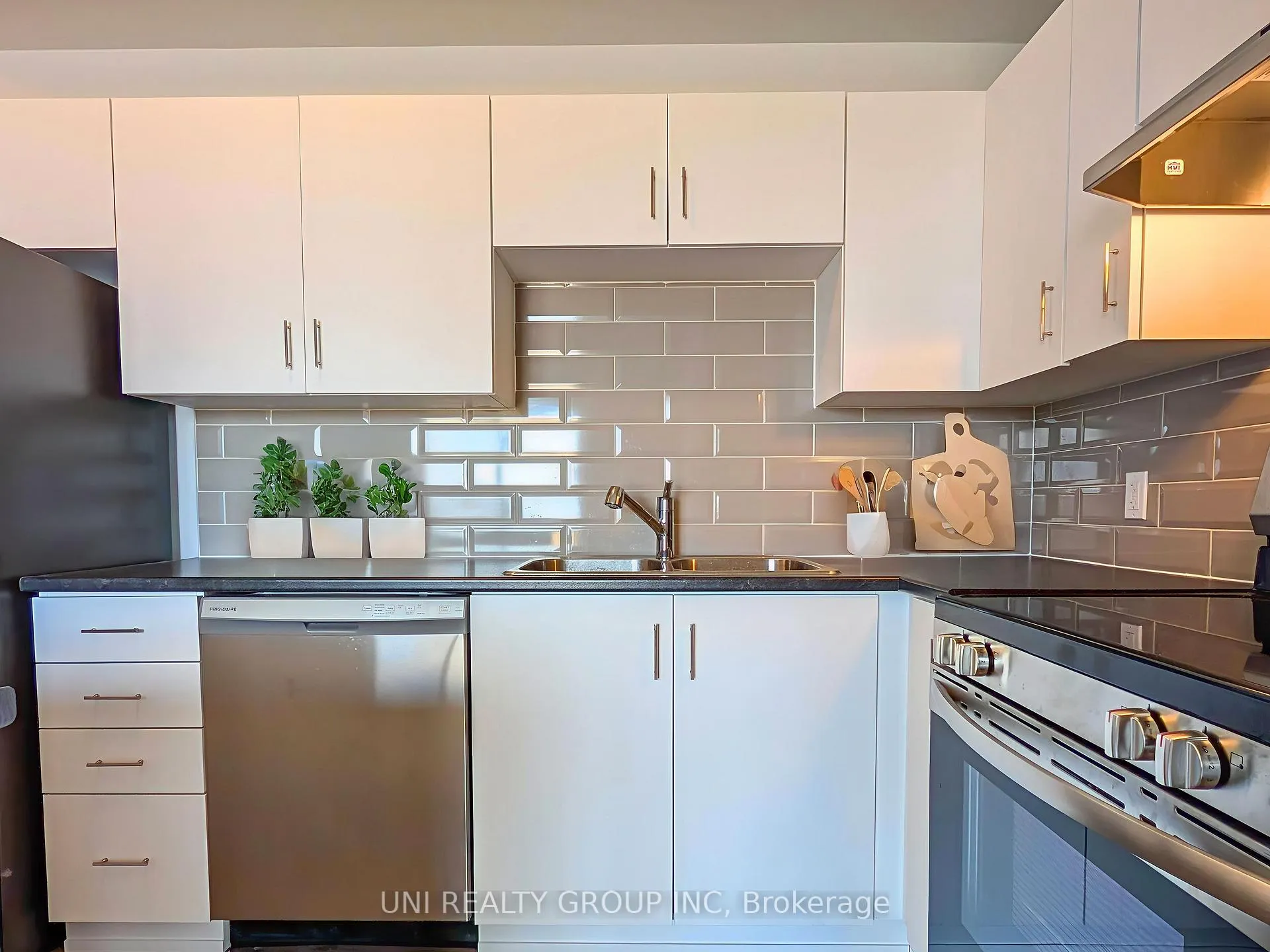 Photo 15 of Unit #601, 1350 Hemlock Road, Ottawa, CFB Rockcliffe and Area — HOMEH