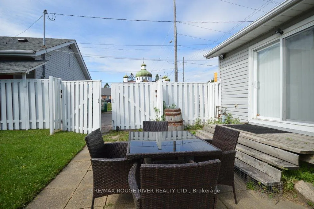 Photo 17 of 279 Bloor Street E, Oshawa, Lakeview — HOMEH