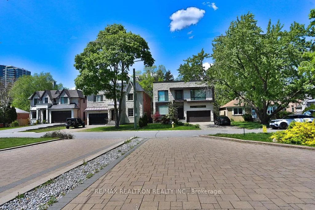 Photo 10 of 53 Woodward Avenue, Markham, Grandview — HOMEH