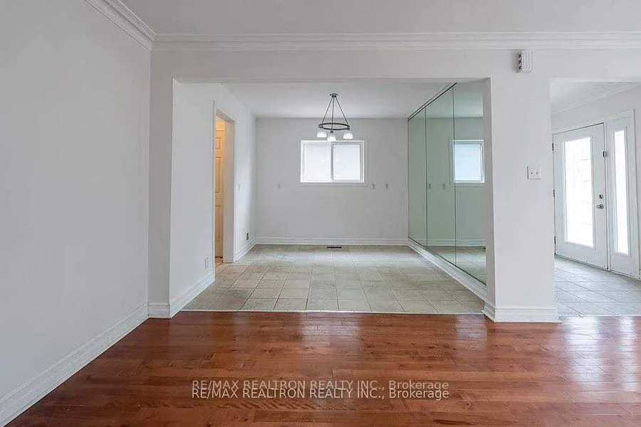 Photo 12 of 53 Woodward Avenue, Markham, Grandview — HOMEH