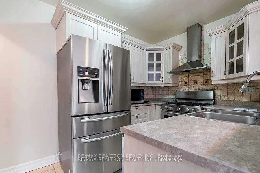Photo 16 of 53 Woodward Avenue, Markham, Grandview — HOMEH