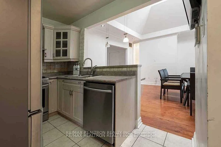 Photo 17 of 53 Woodward Avenue, Markham, Grandview — HOMEH