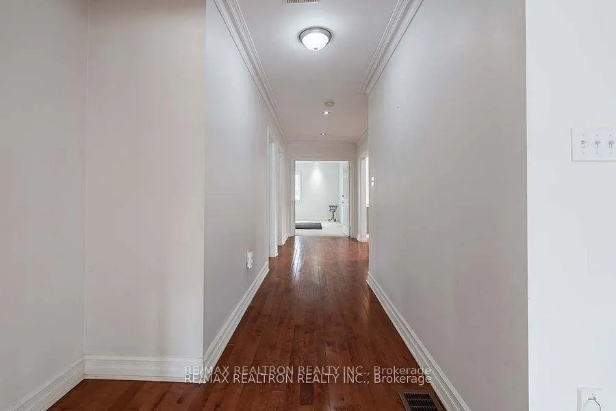 Photo 23 of 53 Woodward Avenue, Markham, Grandview — HOMEH