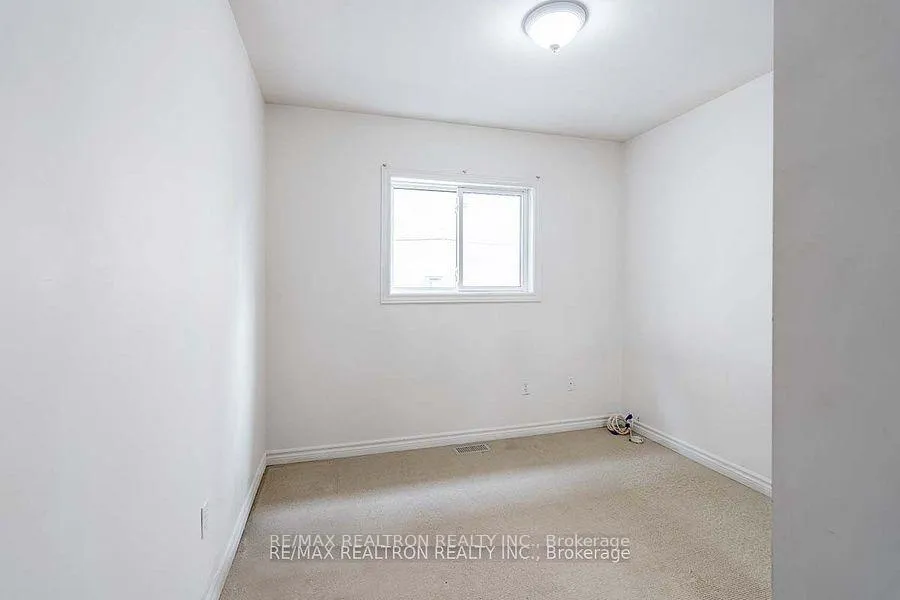 Photo 25 of 53 Woodward Avenue, Markham, Grandview — HOMEH