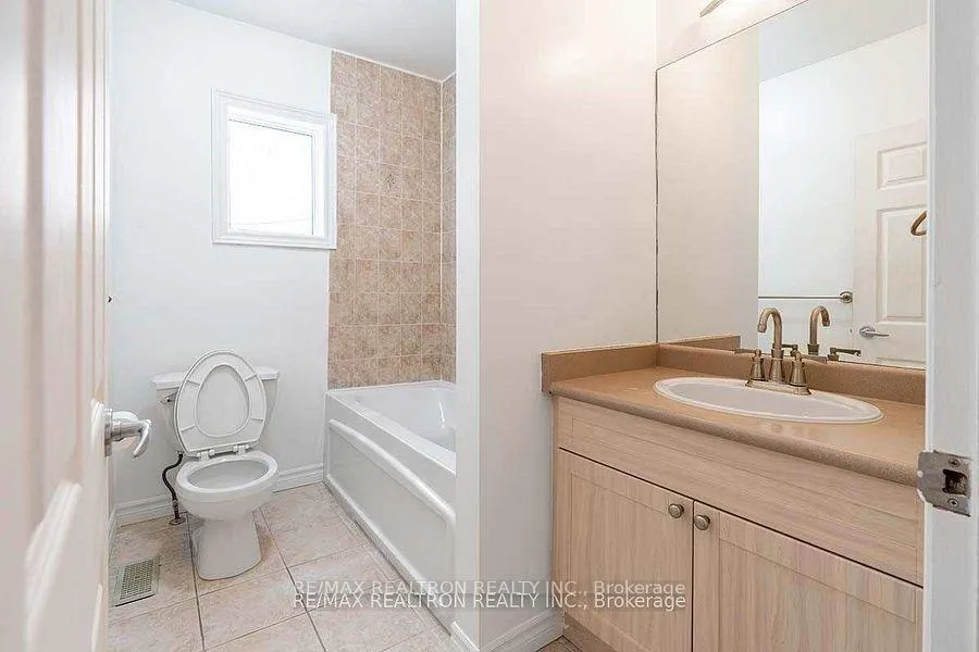 Photo 29 of 53 Woodward Avenue, Markham, Grandview — HOMEH
