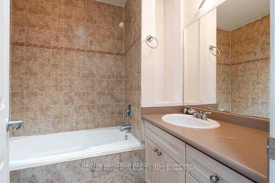 Photo 34 of 53 Woodward Avenue, Markham, Grandview — HOMEH
