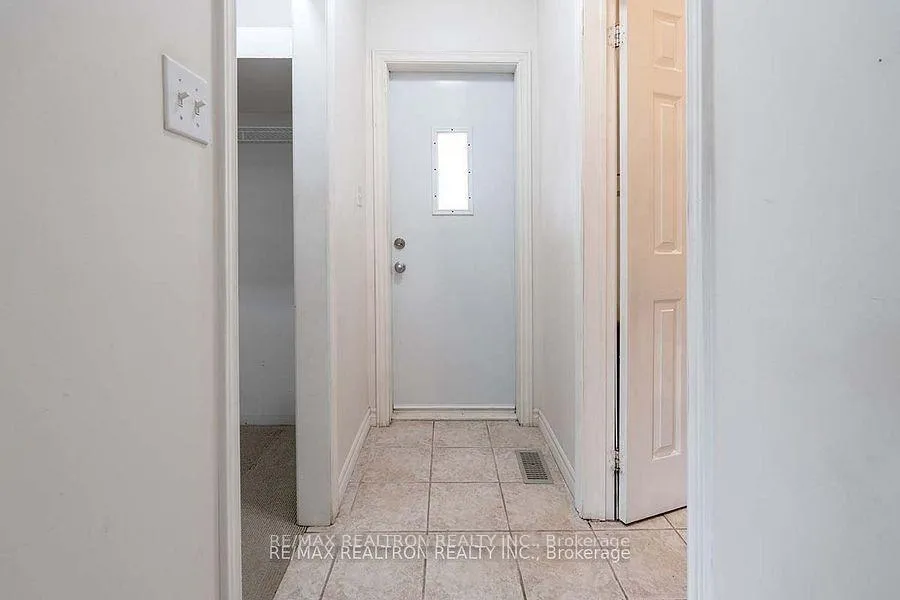 Photo 35 of 53 Woodward Avenue, Markham, Grandview — HOMEH
