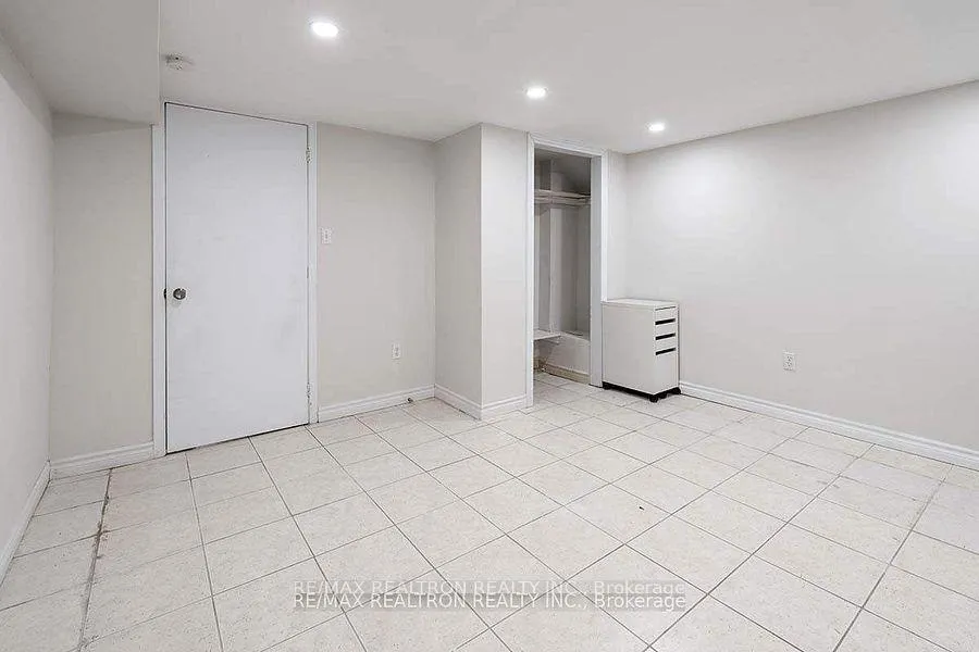 Photo 36 of 53 Woodward Avenue, Markham, Grandview — HOMEH