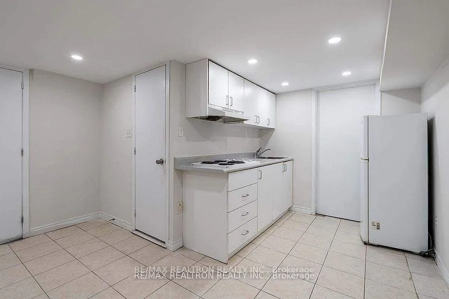 Photo 37 of 53 Woodward Avenue, Markham, Grandview — HOMEH