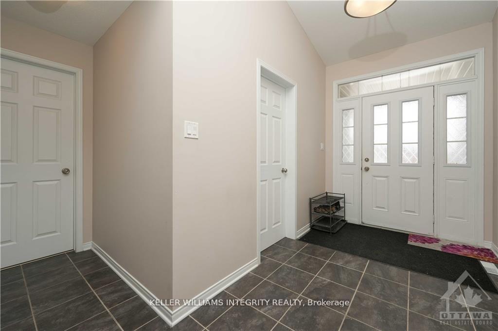 Photo 2 of 404 Kilmarnock Way, Ottawa, Barrhaven - Stonebridge — HOMEH