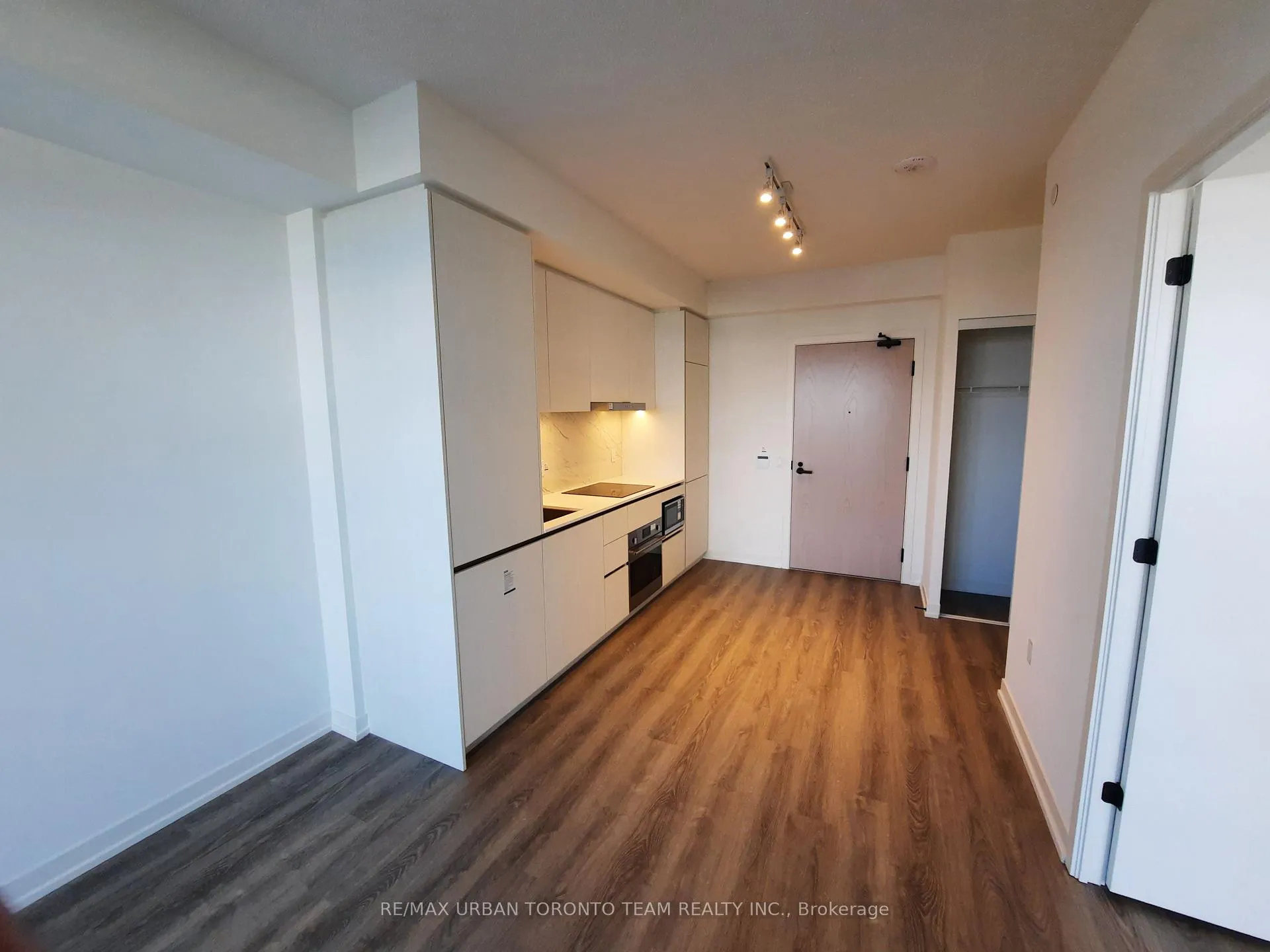Photo 2 of Unit 1503, 8 Interchange Way, Vaughan, Vaughan Corporate Centre — HOMEH