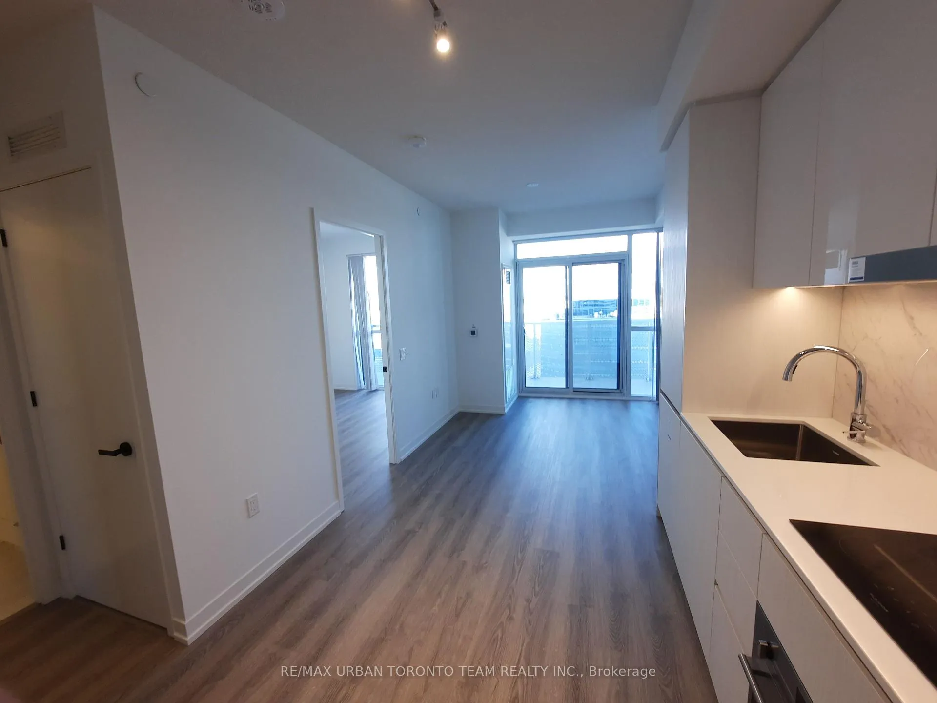 Photo 5 of Unit 1503, 8 Interchange Way, Vaughan, Vaughan Corporate Centre — HOMEH
