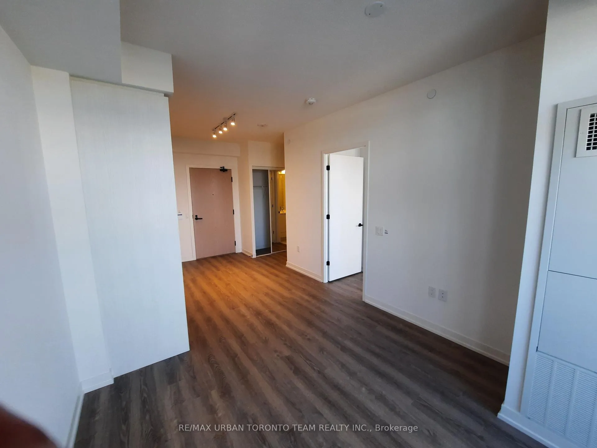 Photo 8 of Unit 1503, 8 Interchange Way, Vaughan, Vaughan Corporate Centre — HOMEH