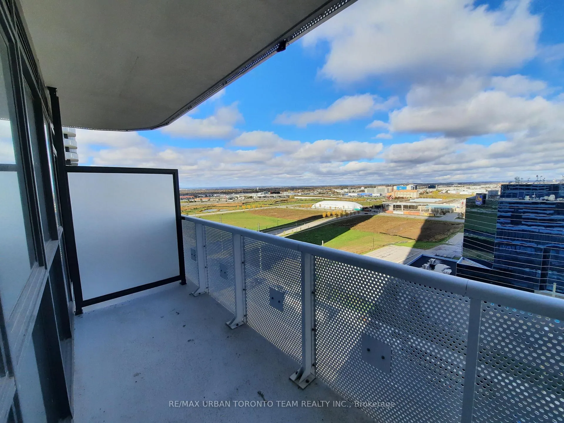 Photo 9 of Unit 1503, 8 Interchange Way, Vaughan, Vaughan Corporate Centre — HOMEH