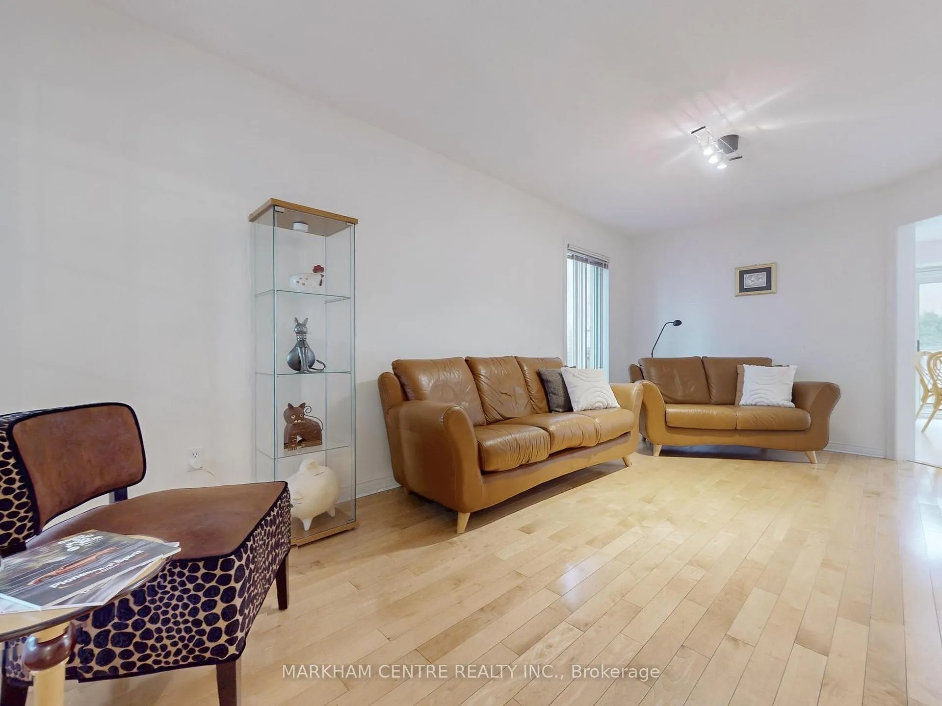 Photo 8 of 131 Roxbury Street, Markham, Rouge River Estates — HOMEH