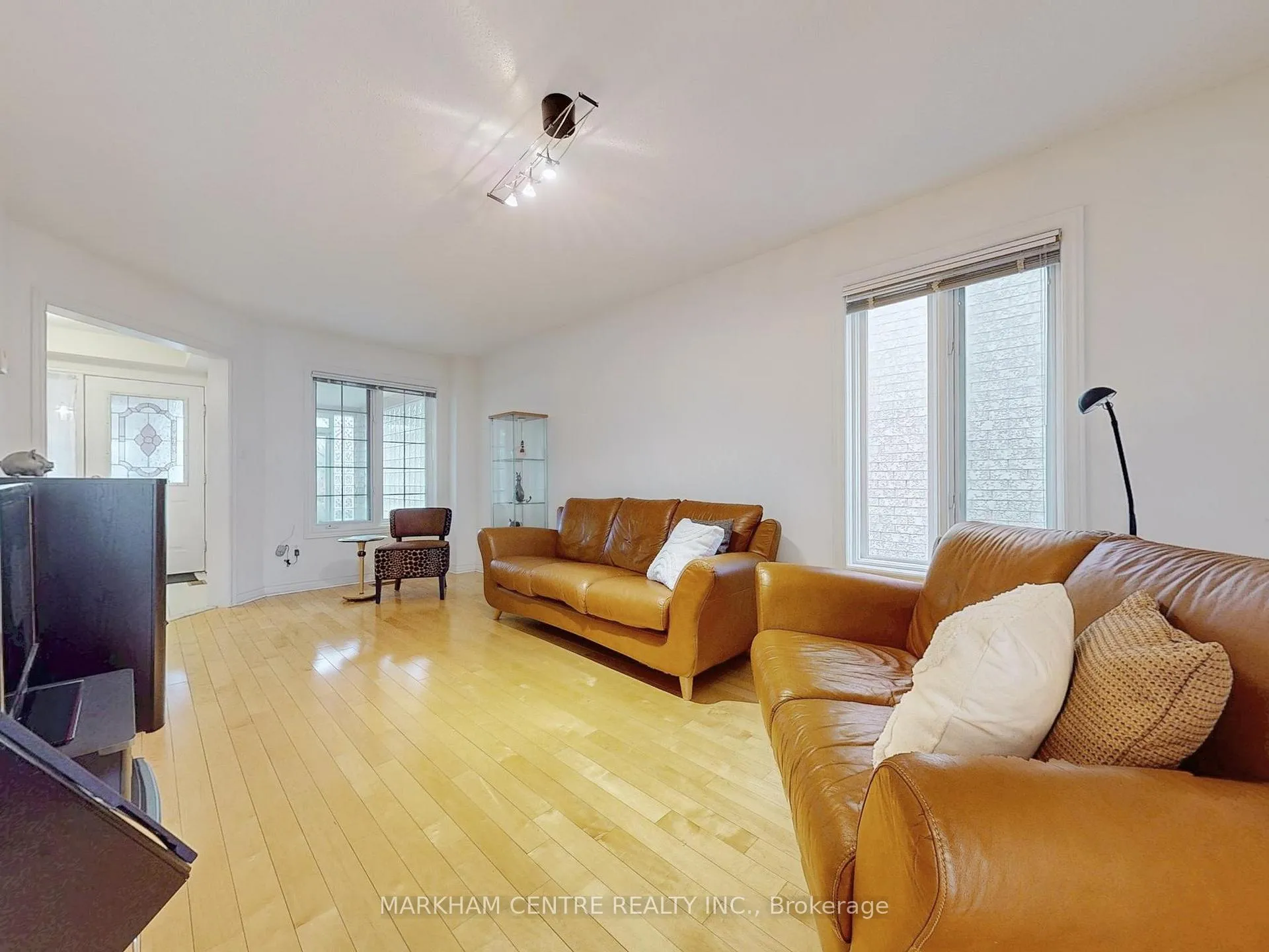 Photo 9 of 131 Roxbury Street, Markham, Rouge River Estates — HOMEH