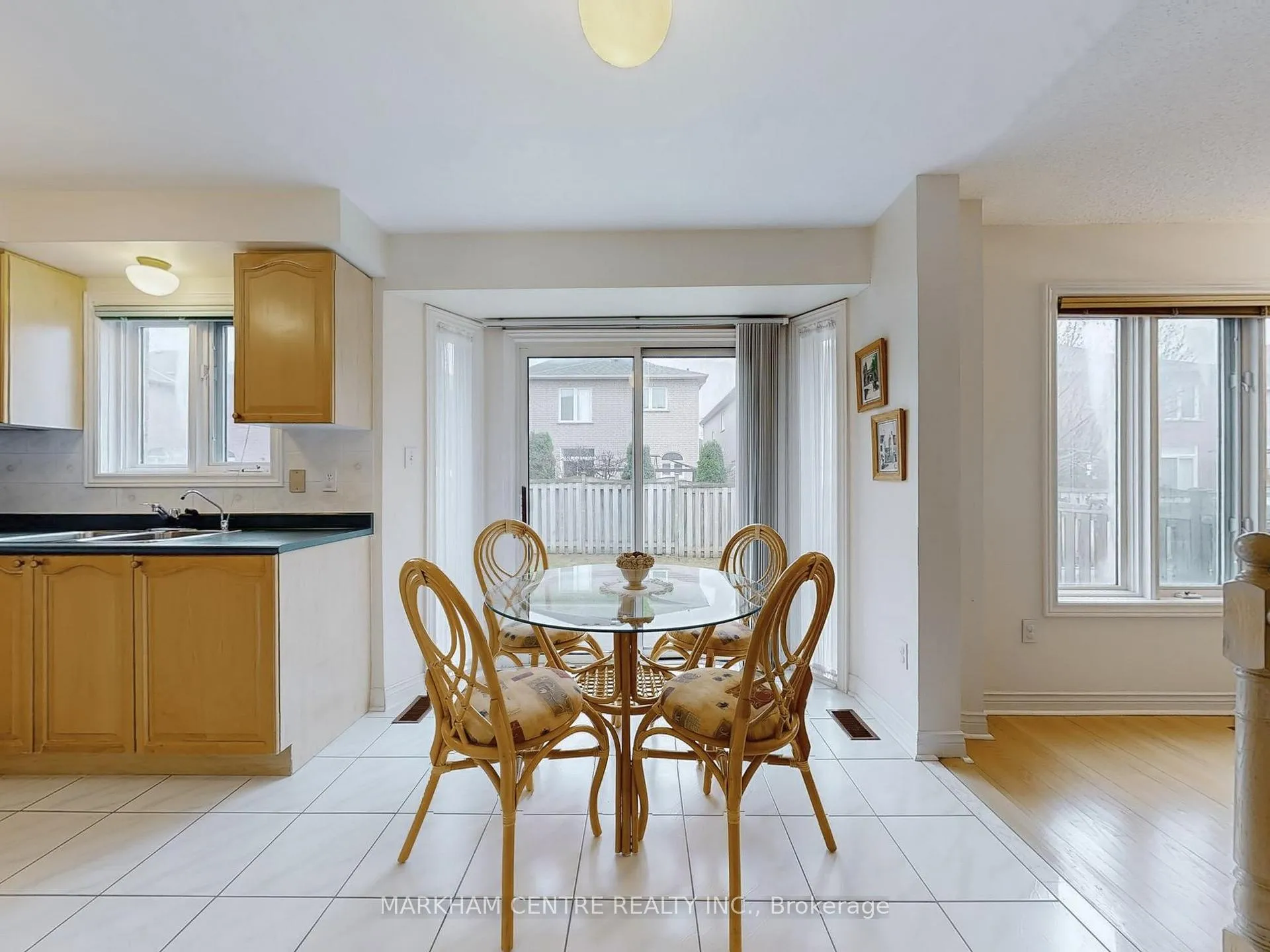 Photo 17 of 131 Roxbury Street, Markham, Rouge River Estates — HOMEH