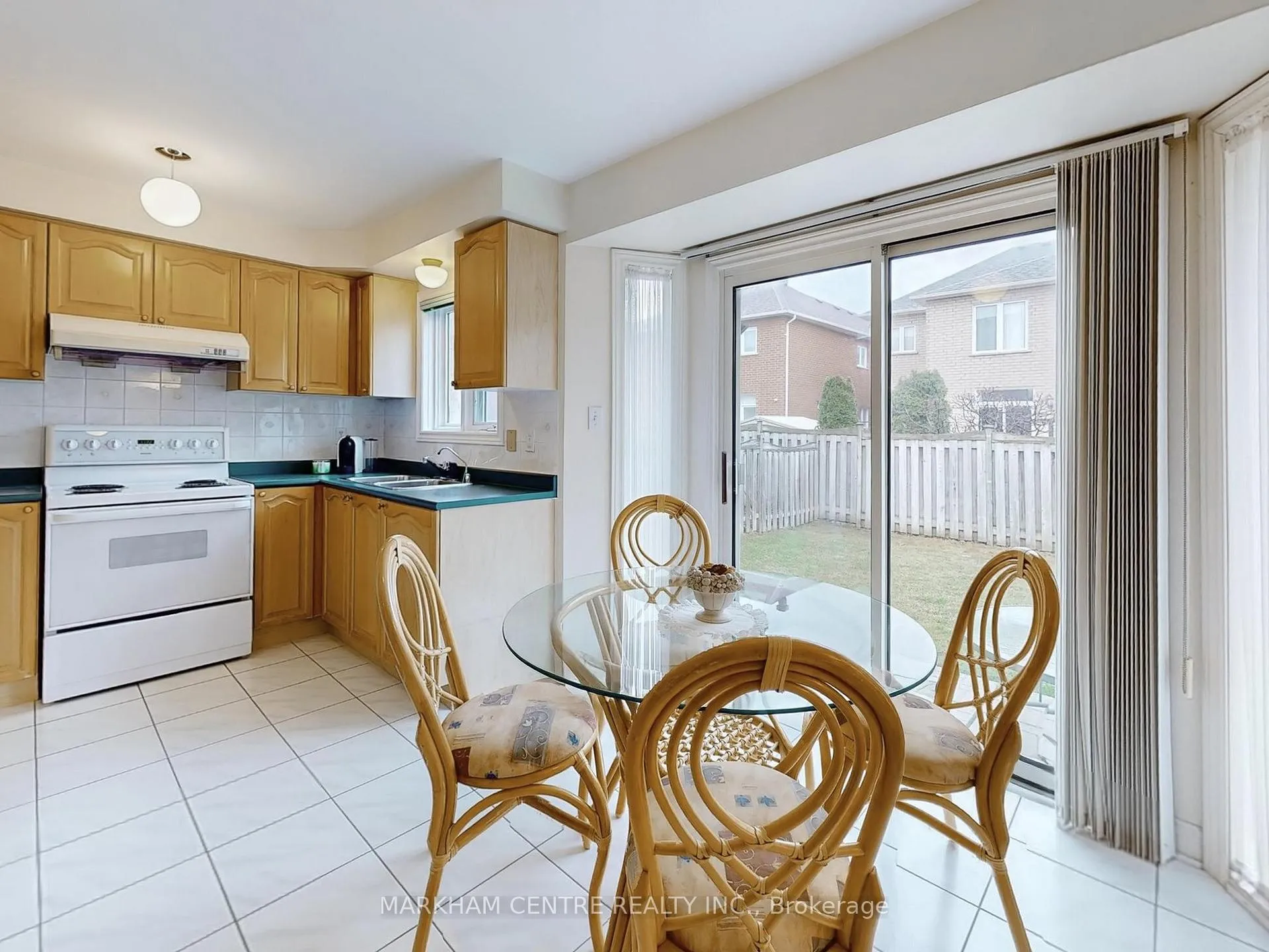 Photo 18 of 131 Roxbury Street, Markham, Rouge River Estates — HOMEH